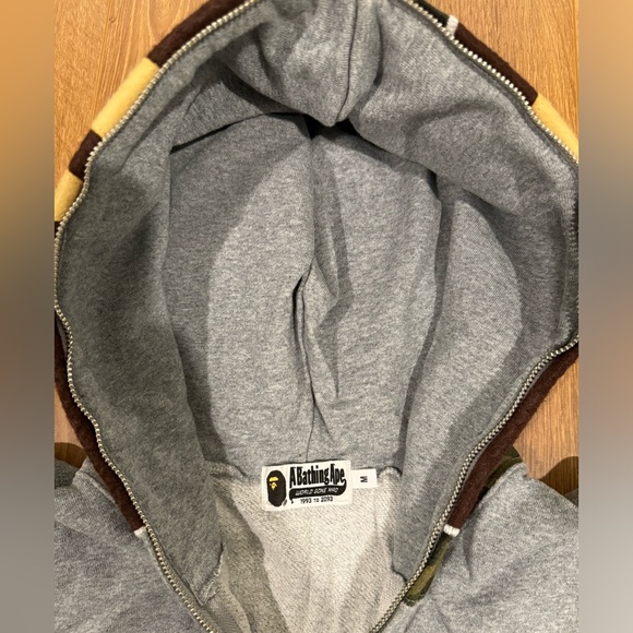 A Bathing Ape (BAPE)- grey hoodie - Picture 4 of 8